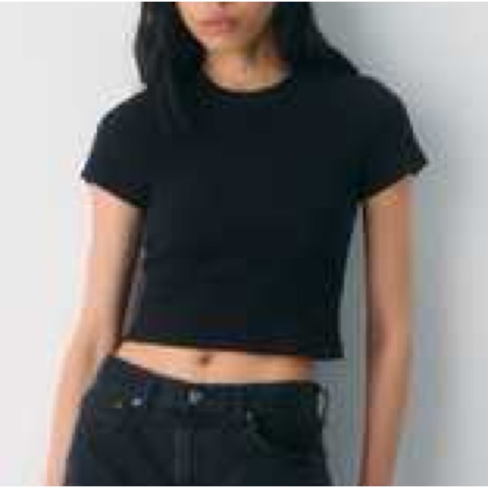 TNA Aritzia Ribbed cropped t shirt size medium